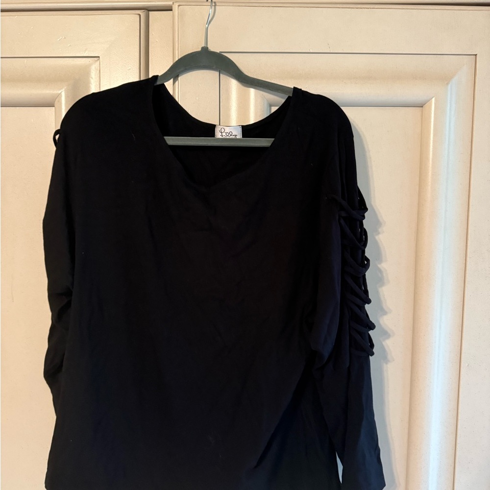 Lilly Pulitzer Knit Top with Dolman Sleeves and Criss Cross pattern on arms